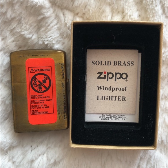 Vintage UNFIRED Marlboro Zippo Lighter - Picture 2 of 4
